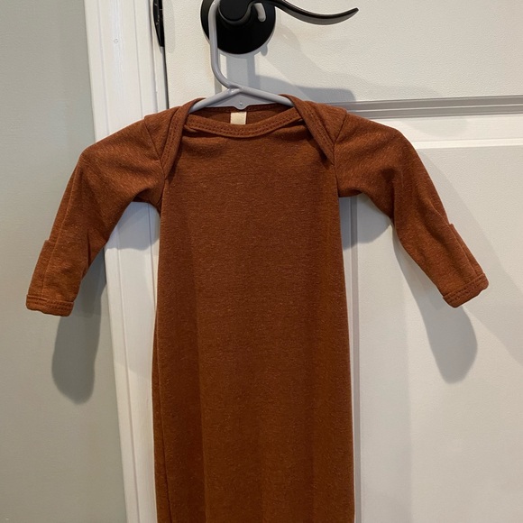 Childhoods Clothing Ribbed Knotted Sleeper. Cognac color. Size NB. Brand New - Picture 2 of 3